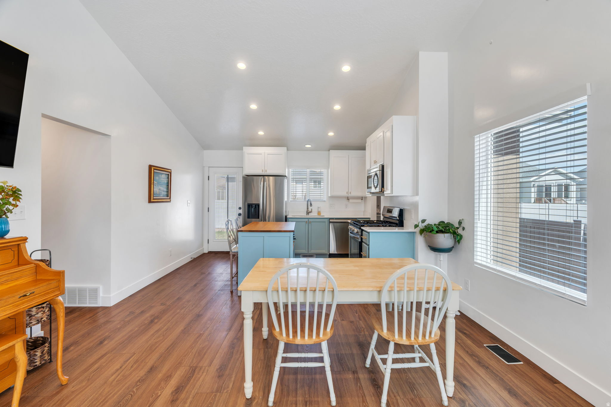 THE HILLS AT SUMMIT RIDGE - Residential