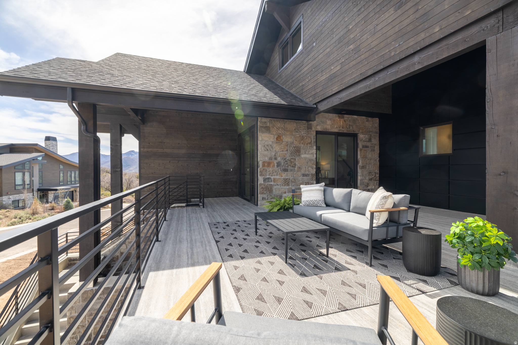 HIDEOUT CANYON - Residential