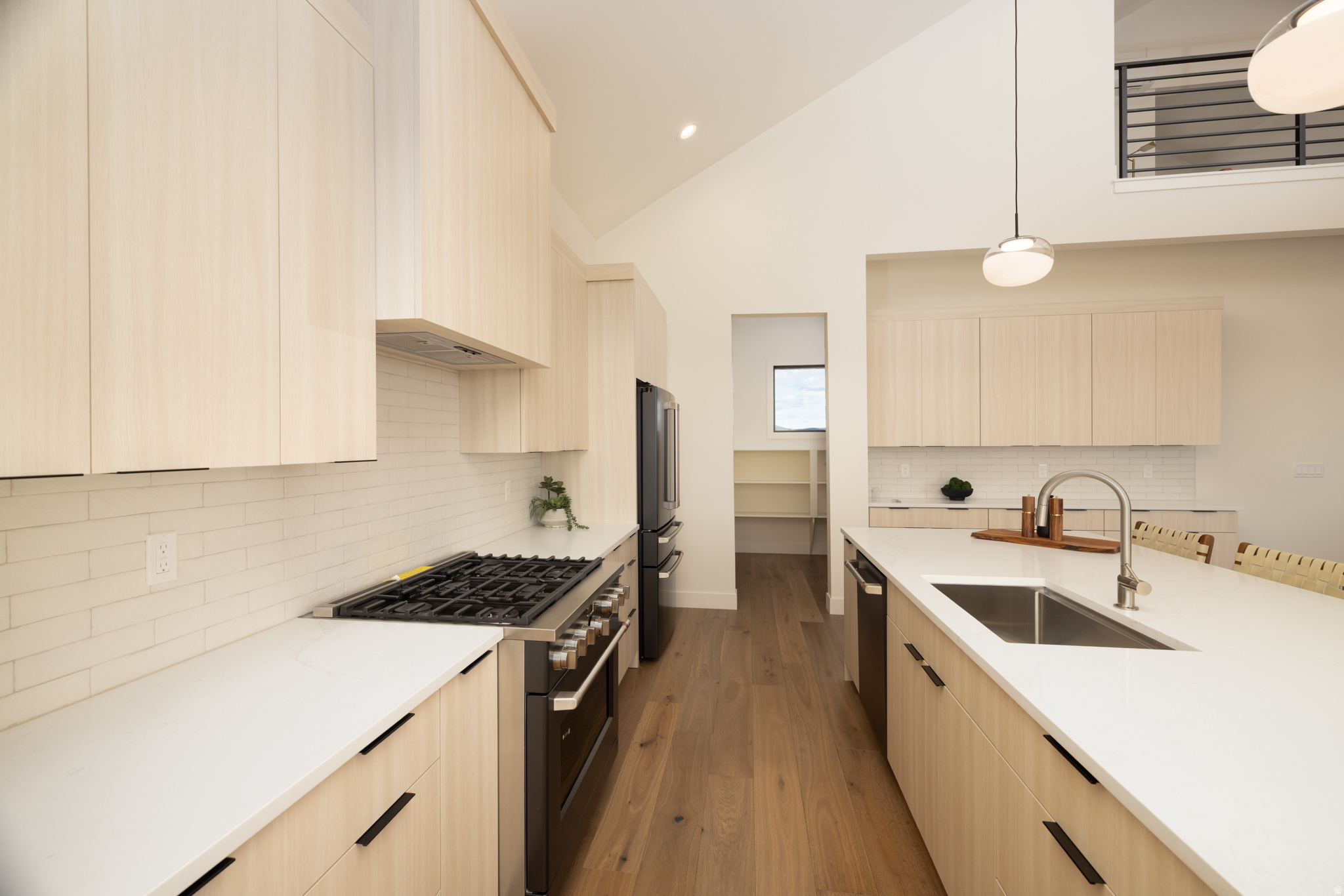 HIDEOUT CANYON - Residential