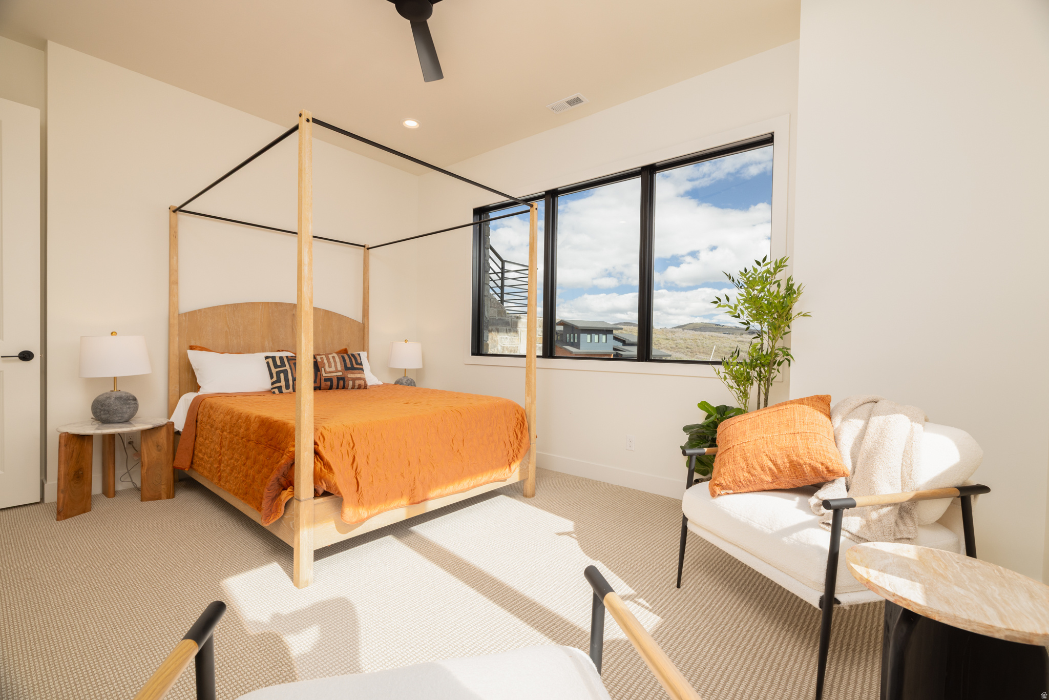 HIDEOUT CANYON - Residential