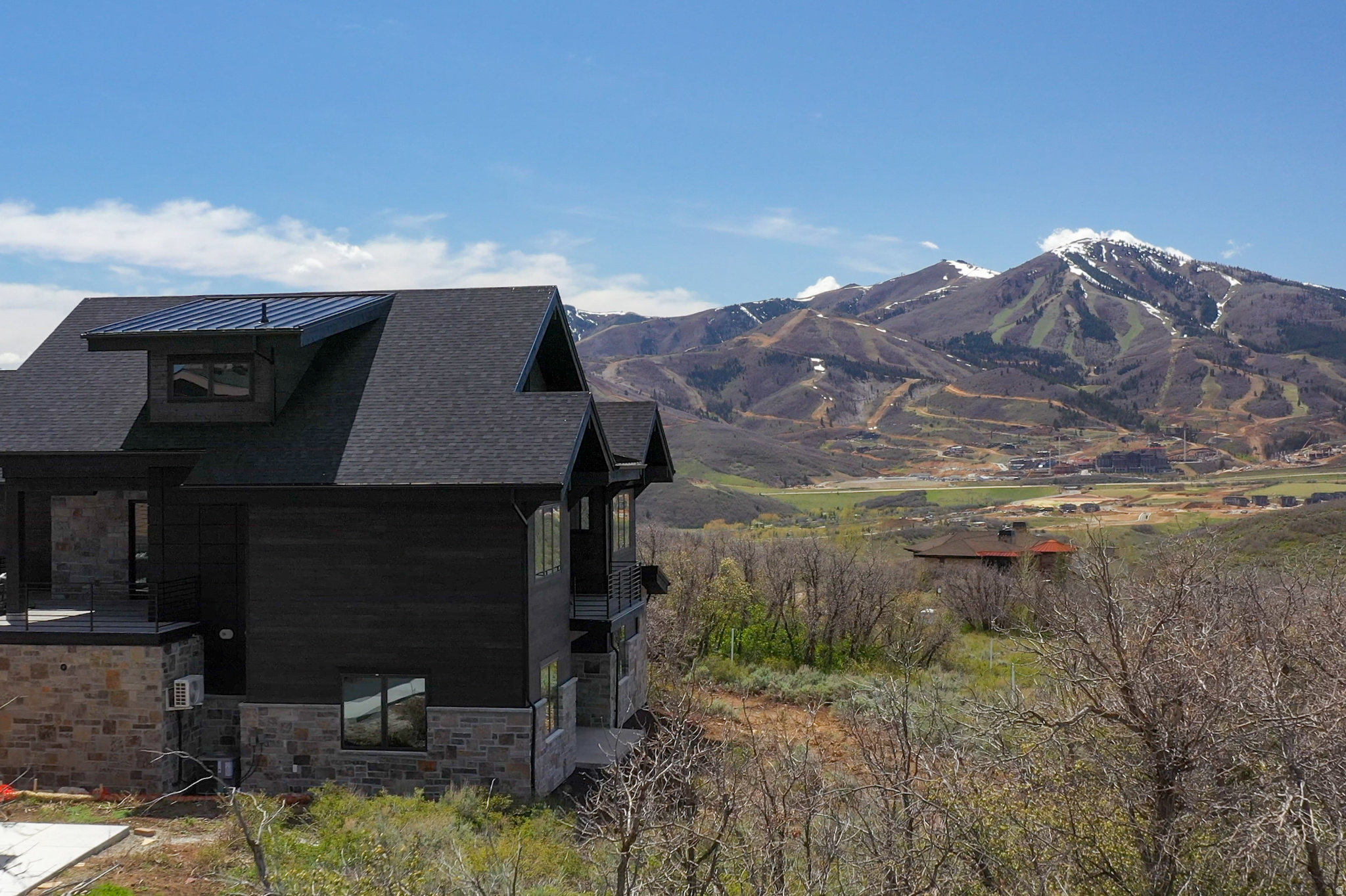 HIDEOUT CANYON - Residential