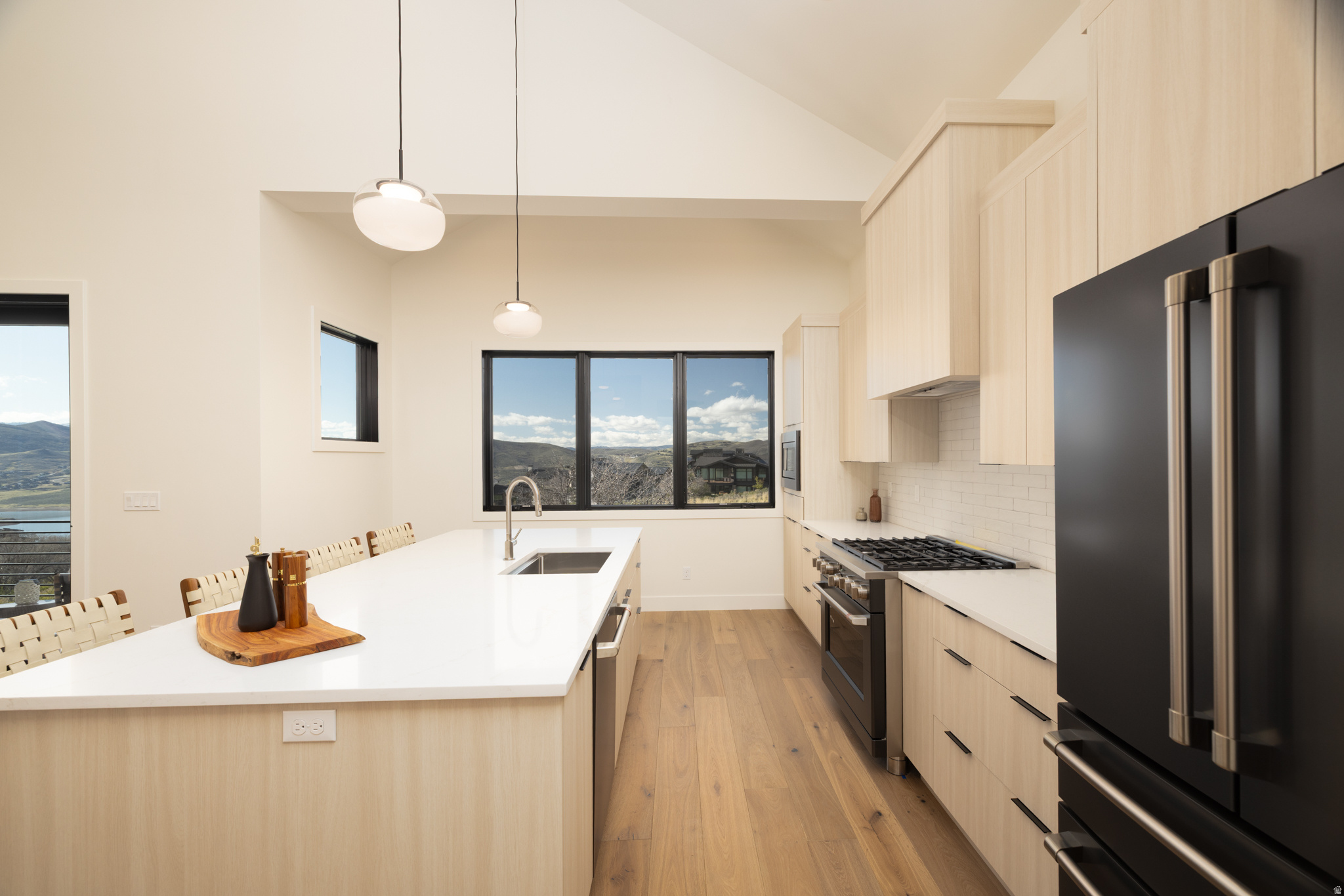 HIDEOUT CANYON - Residential