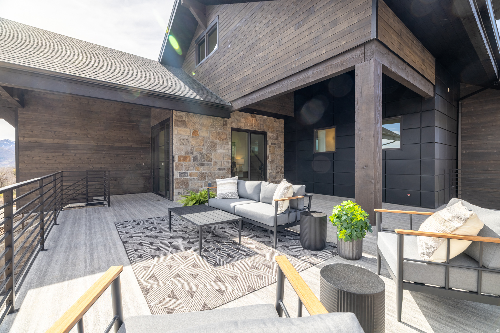 HIDEOUT CANYON - Residential