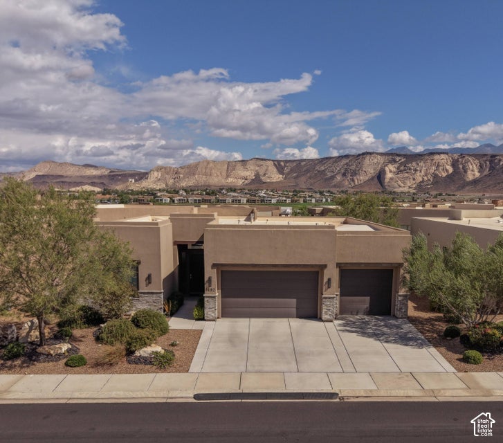 Photo of 1492 W POCKET MESA DR, Saint George, UT 84770 (MLS # 2191828)