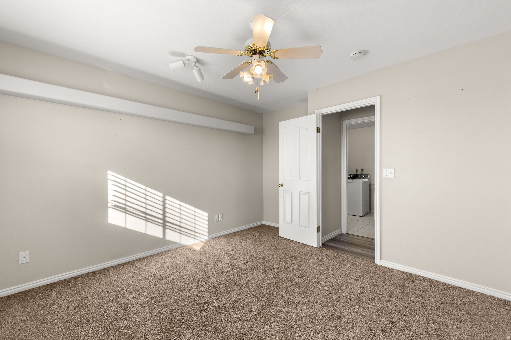 WASHINGTON EST & AMD LOTS 31 32 33 - Residential