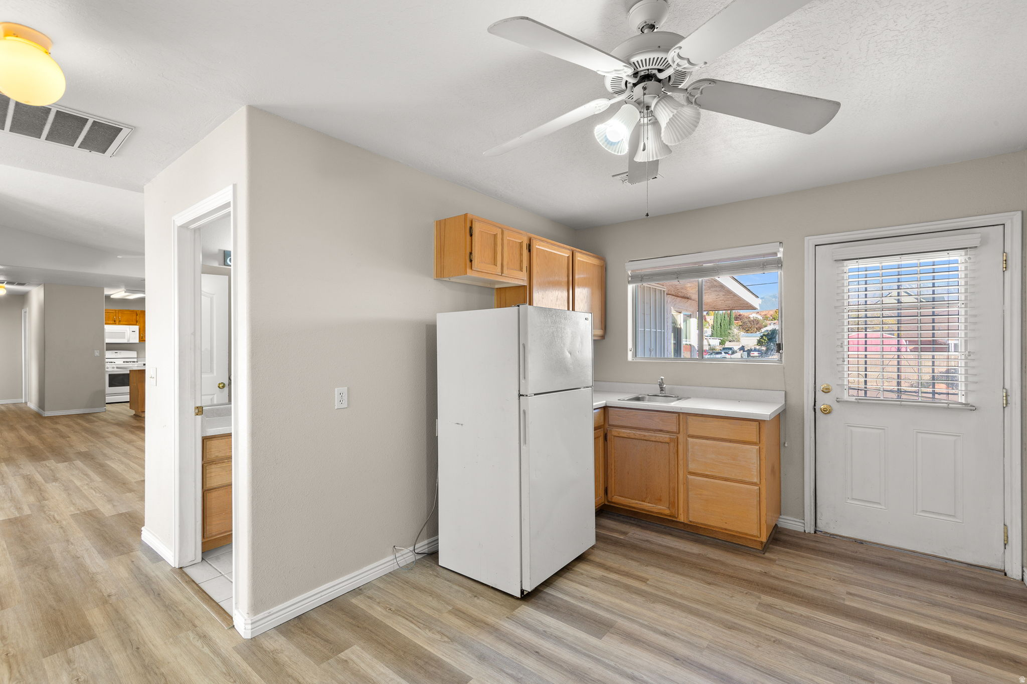 WASHINGTON EST & AMD LOTS 31 32 33 - Residential