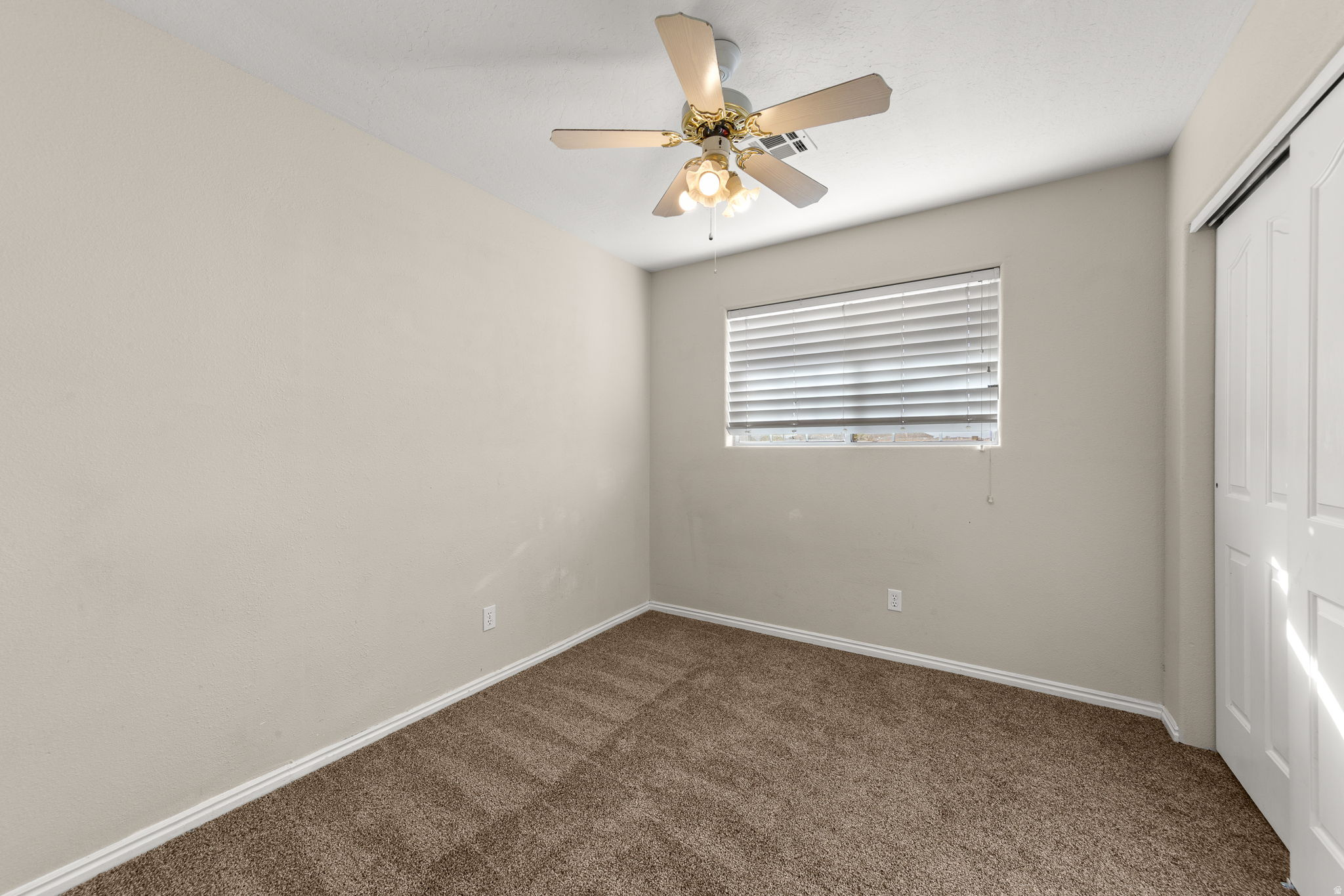 WASHINGTON EST & AMD LOTS 31 32 33 - Residential