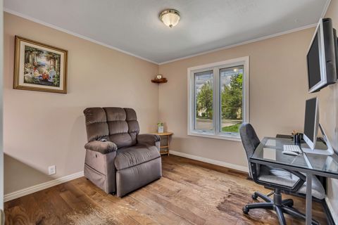 Tiny photo for 1498 E MOUNT MANOR CIR, Cottonwood Heights, UT 84121 (MLS # 2151690)