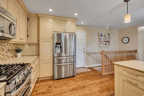 Tiny photo for 1498 E MOUNT MANOR CIR, Cottonwood Heights, UT 84121 (MLS # 2151690)