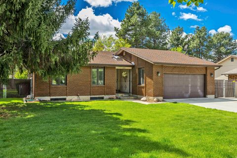 Tiny photo for 1498 E MOUNT MANOR CIR, Cottonwood Heights, UT 84121 (MLS # 2151690)