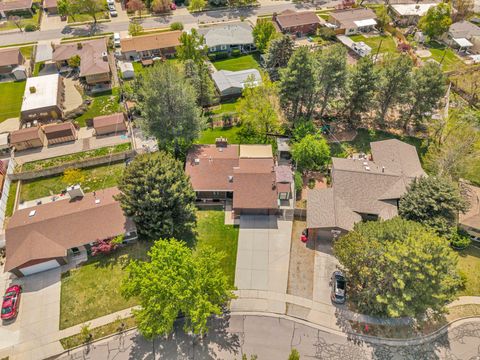 Tiny photo for 1498 E MOUNT MANOR CIR, Cottonwood Heights, UT 84121 (MLS # 2151690)