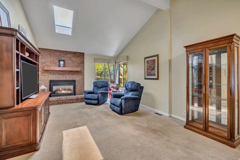 Tiny photo for 1498 E MOUNT MANOR CIR, Cottonwood Heights, UT 84121 (MLS # 2151690)