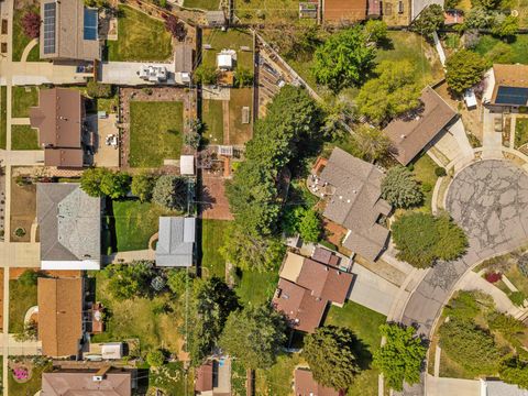 Tiny photo for 1498 E MOUNT MANOR CIR, Cottonwood Heights, UT 84121 (MLS # 2151690)