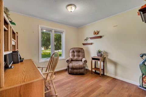 Tiny photo for 1498 E MOUNT MANOR CIR, Cottonwood Heights, UT 84121 (MLS # 2151690)