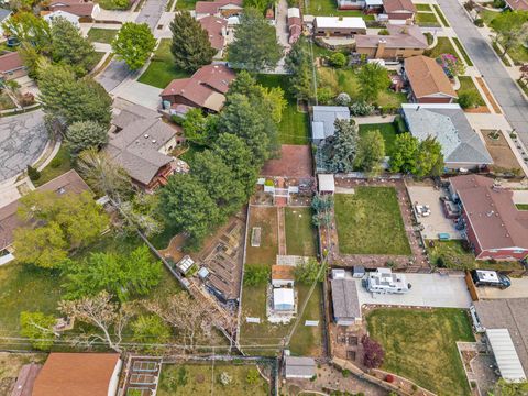 Tiny photo for 1498 E MOUNT MANOR CIR, Cottonwood Heights, UT 84121 (MLS # 2151690)