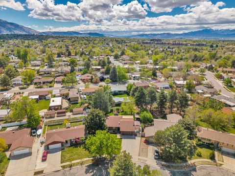Tiny photo for 1498 E MOUNT MANOR CIR, Cottonwood Heights, UT 84121 (MLS # 2151690)