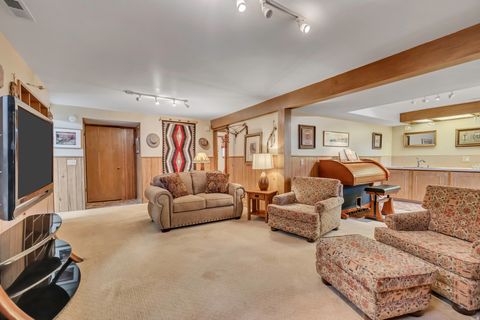 Tiny photo for 1498 E MOUNT MANOR CIR, Cottonwood Heights, UT 84121 (MLS # 2151690)