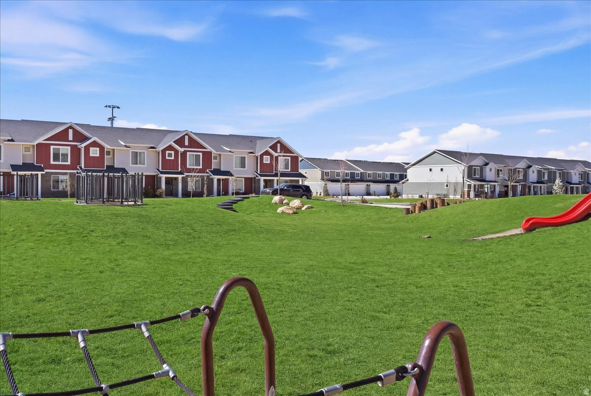 SUMMIT RIDGE - Residential