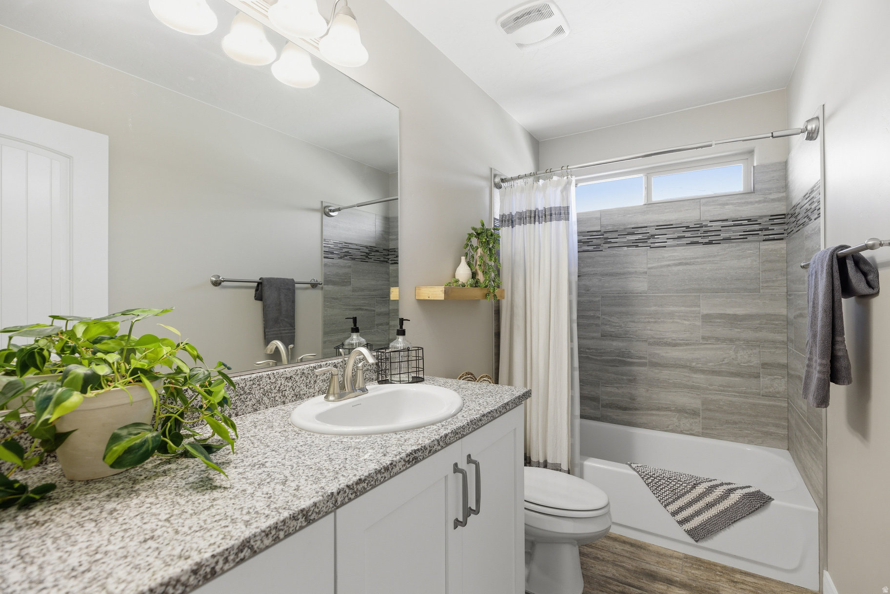 BLACKHAWK TOWNHOMES - Residential