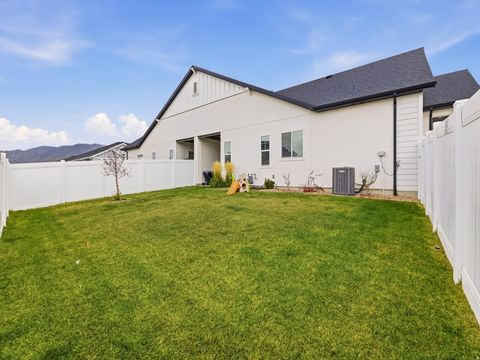 Tiny photo for 515 N LEGEND WAY W #D, Mapleton, UT 84664 (MLS # 2123903)