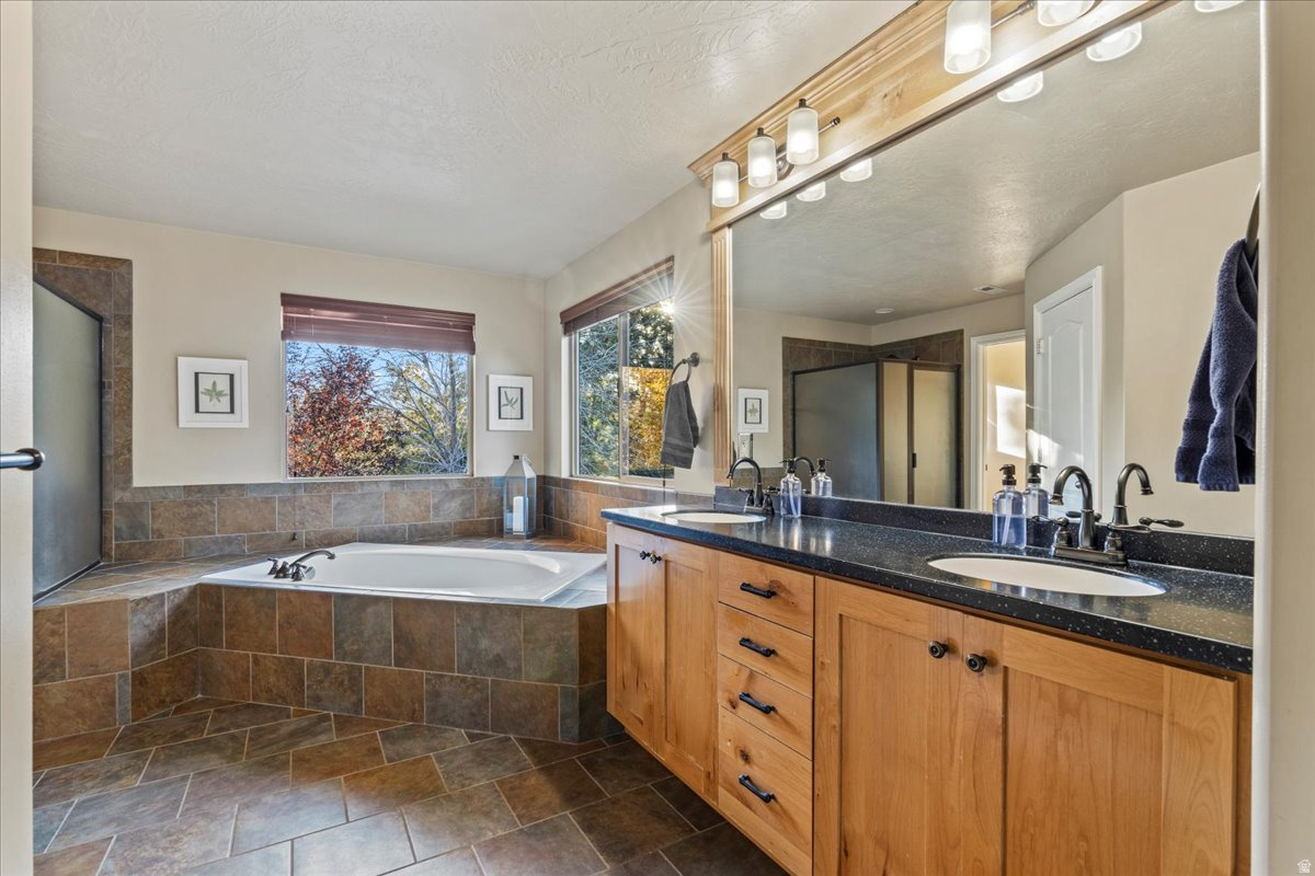 MIDAS CREEK ESTATES - Residential