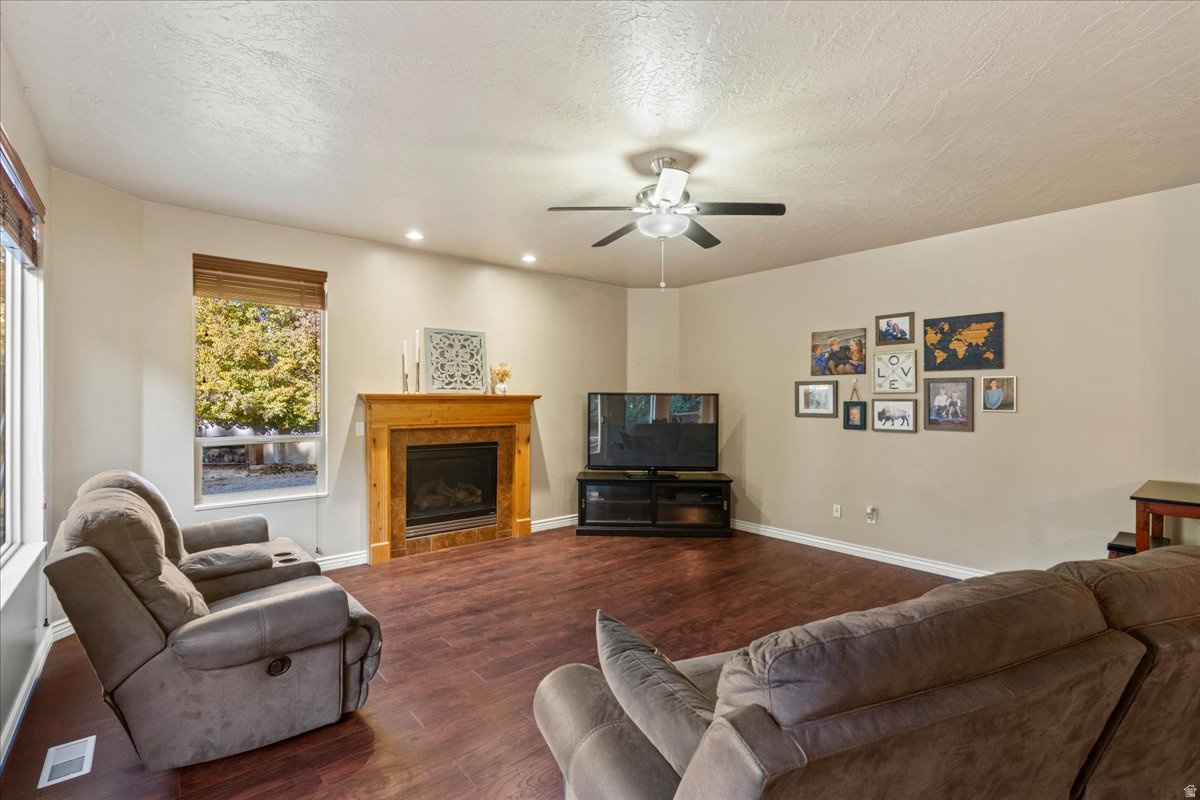 MIDAS CREEK ESTATES - Residential