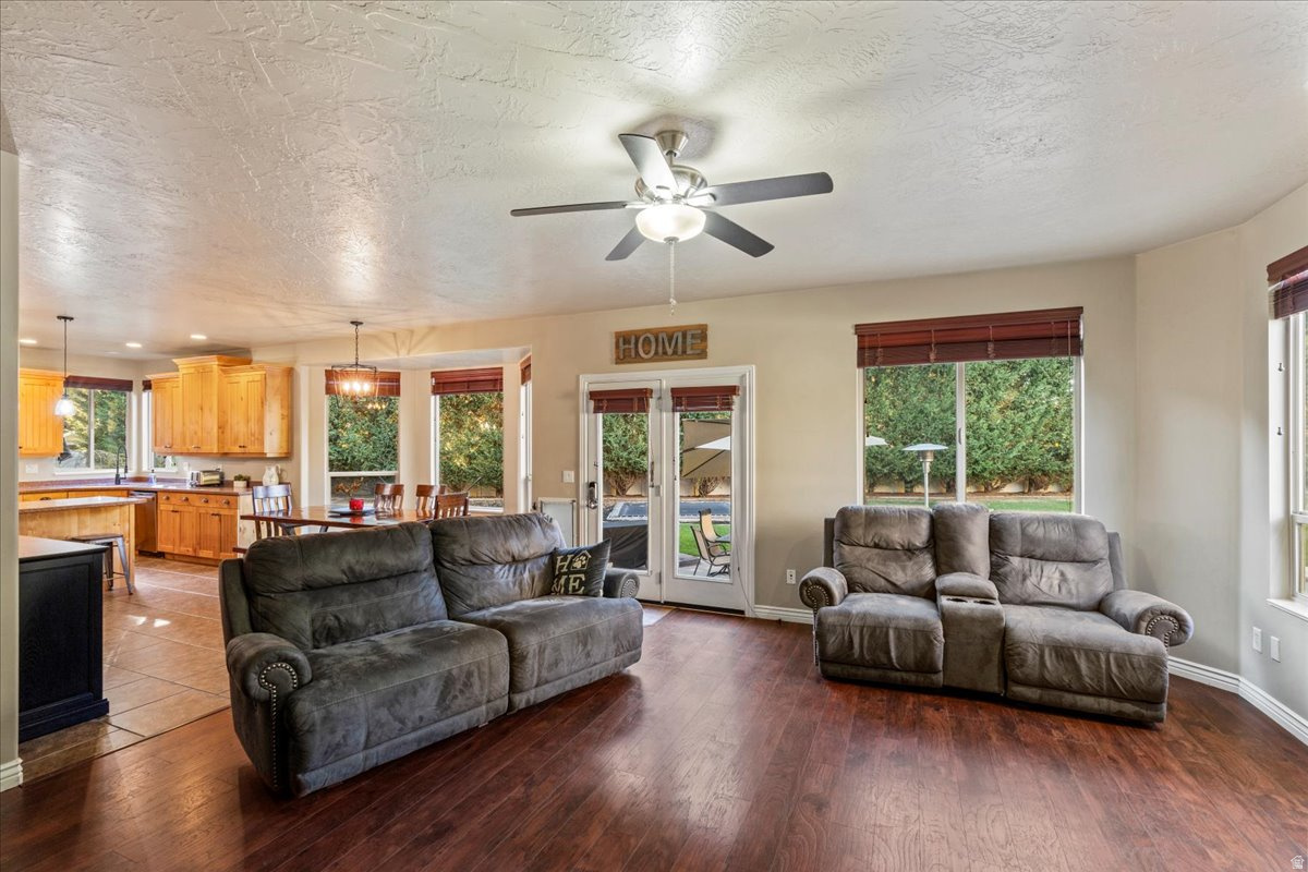 MIDAS CREEK ESTATES - Residential