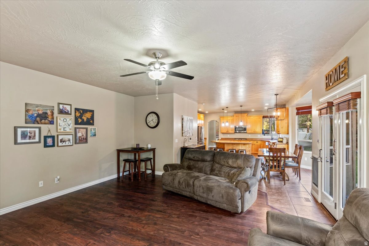 MIDAS CREEK ESTATES - Residential