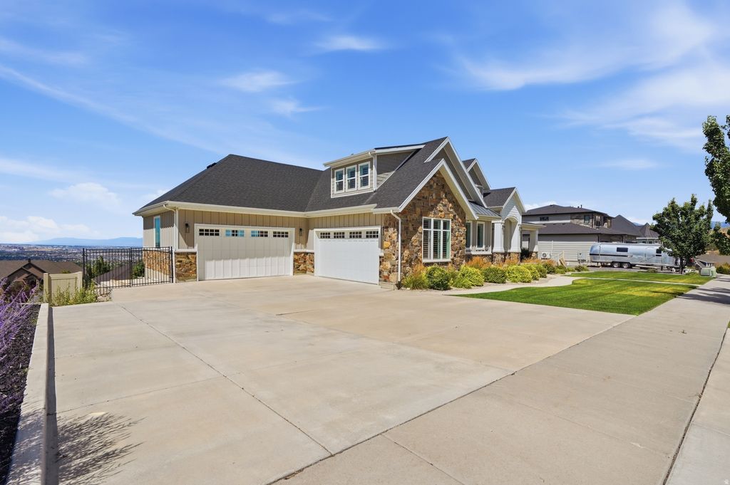 Photo of 5314 W ROLLING BROOK DR, Herriman, UT 84096 (MLS # 2171425)