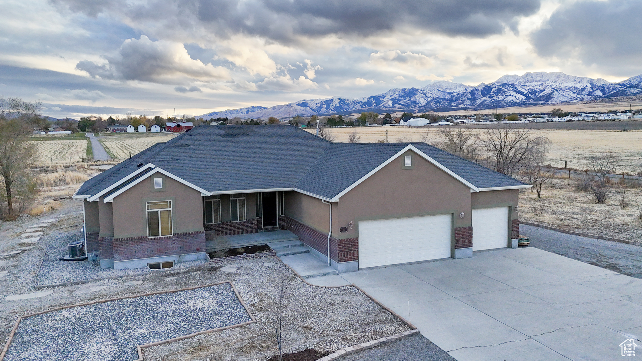 361 W Wrathall Dr, Grantsville, Utah image 2