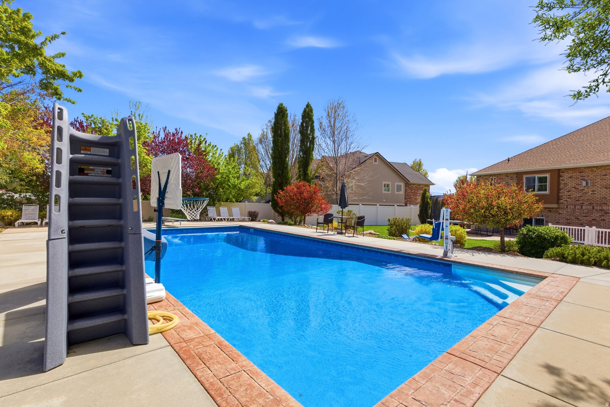 ROCKY MNT. MEADOWS - Residential