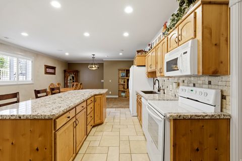 Tiny photo for 3986 W 4200 S, West Haven, UT 84401 (MLS # 2149182)