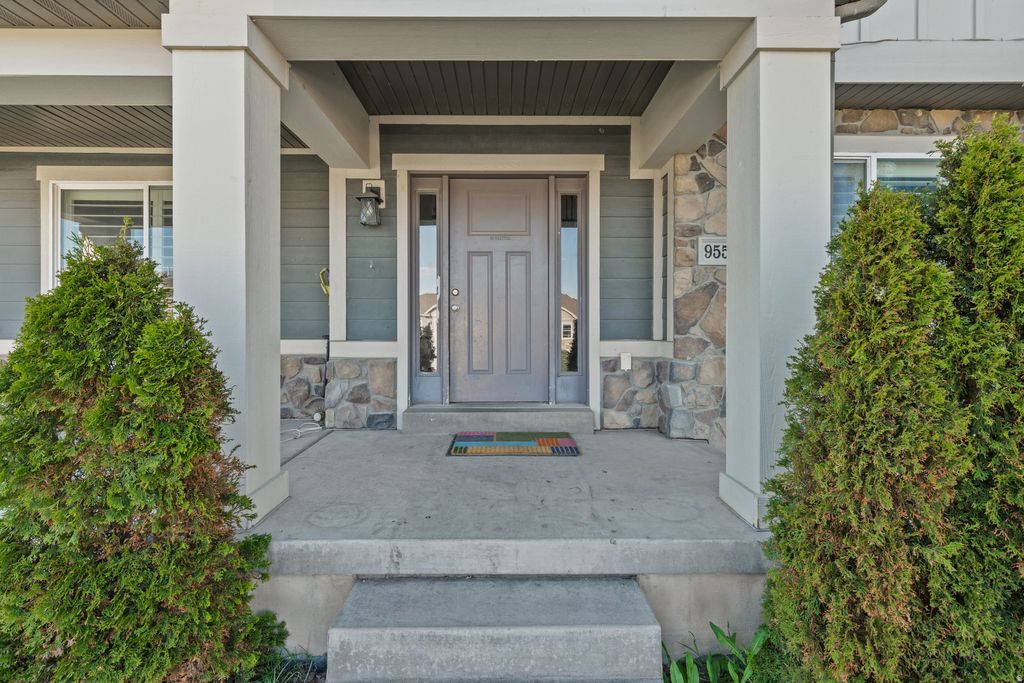 Photo of 9552 N HORIZON DR W #113, Eagle Mountain, UT 84005 (MLS # 2152502)