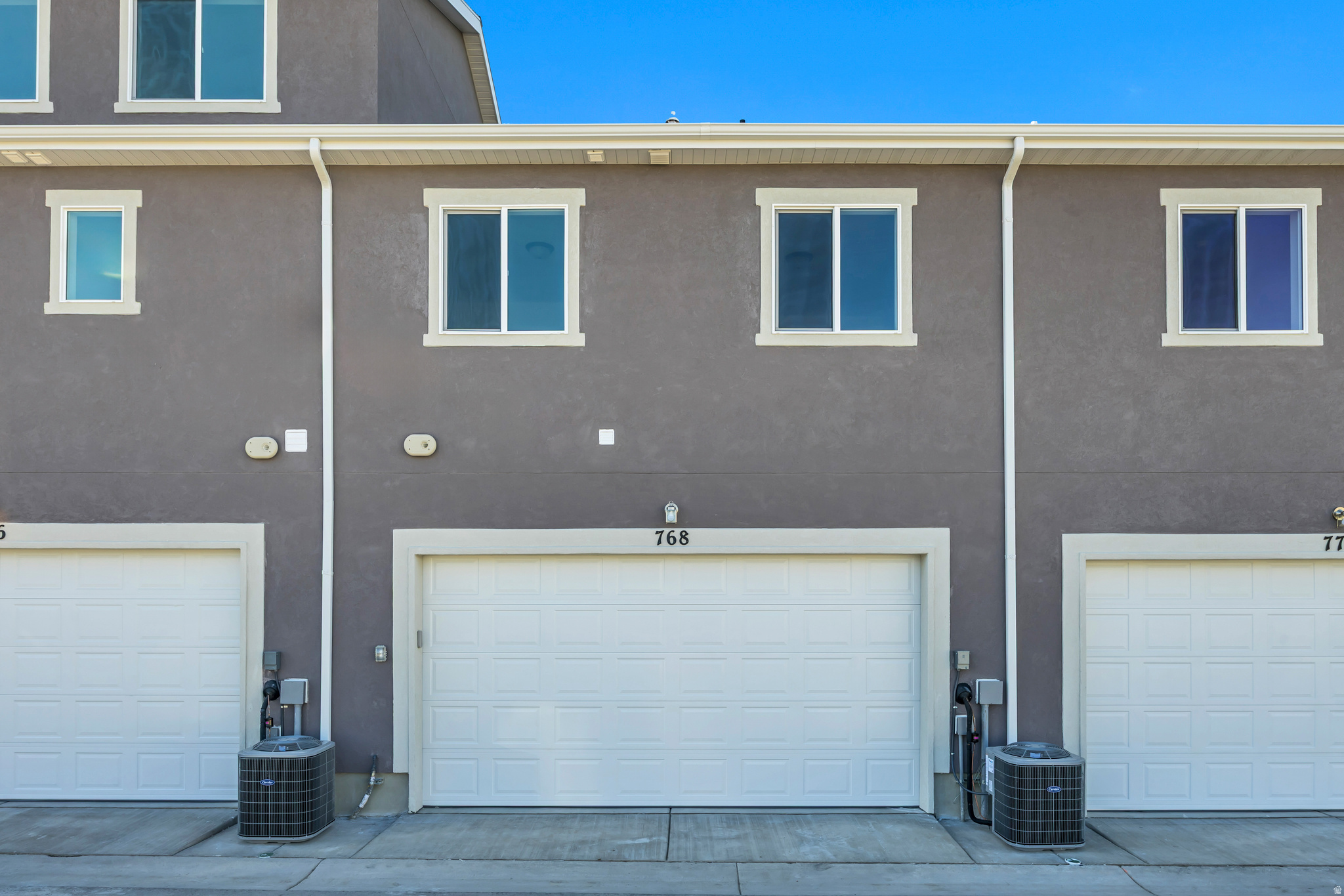 MEADOWBROOK - Residential