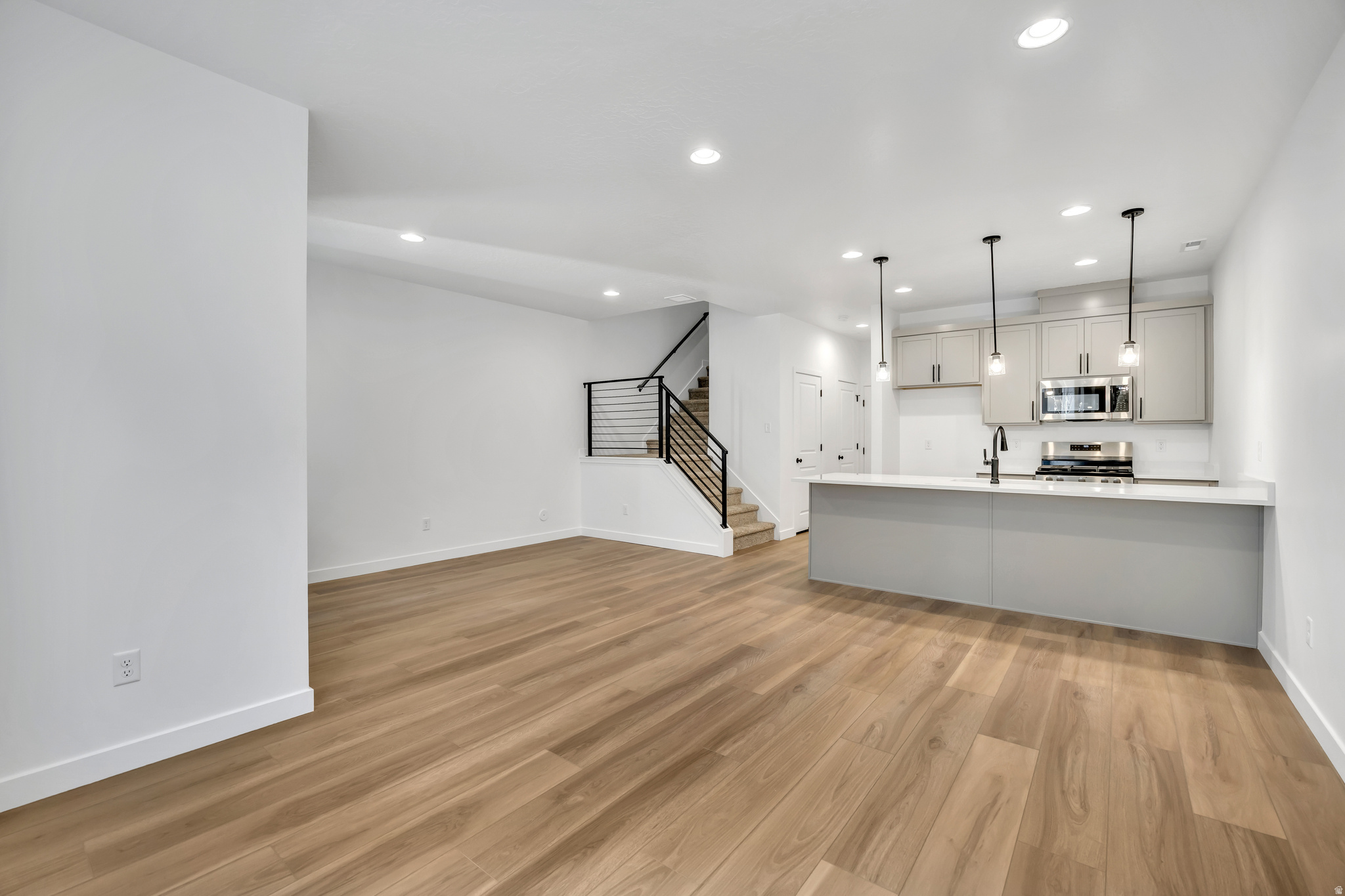 MEADOWBROOK - Residential