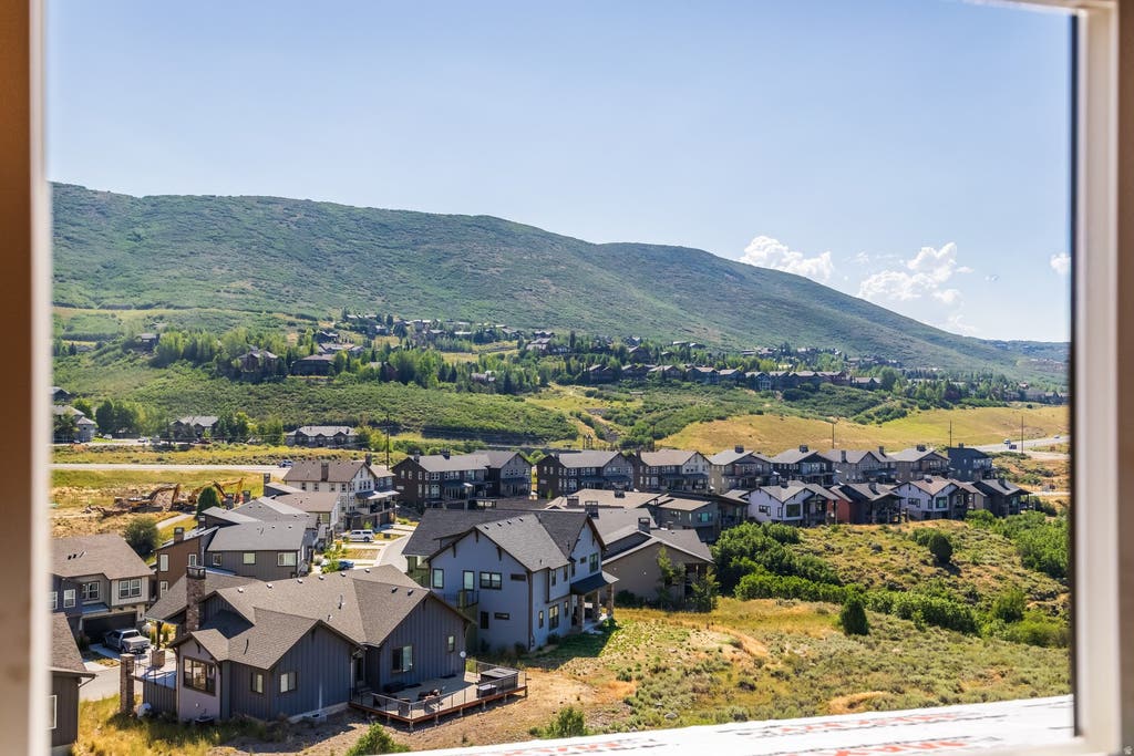 Photo of 385 W ASCENT DR #268, Hideout, UT 84036 (MLS # 2176345)