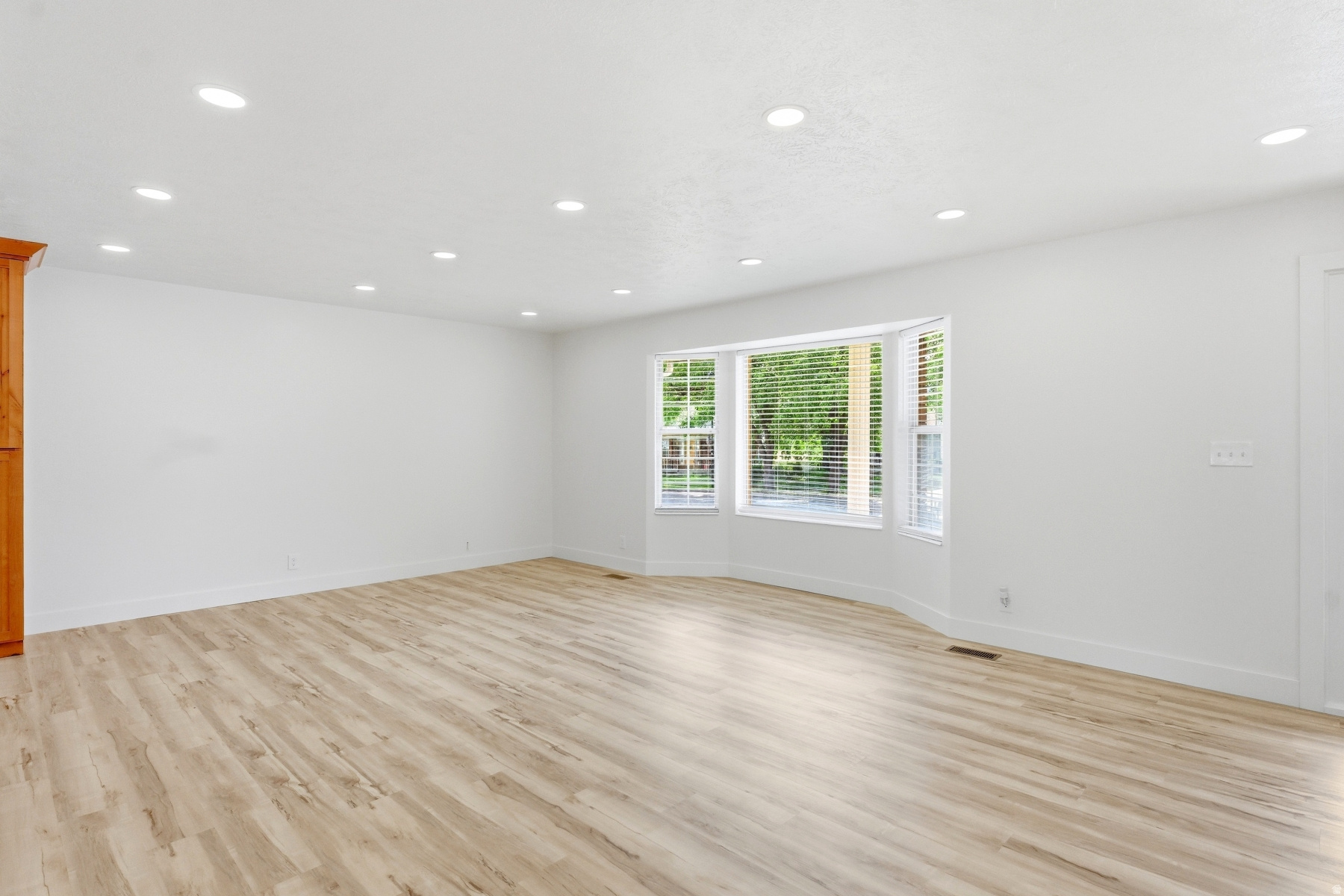 RIVER MEADOW - Residential