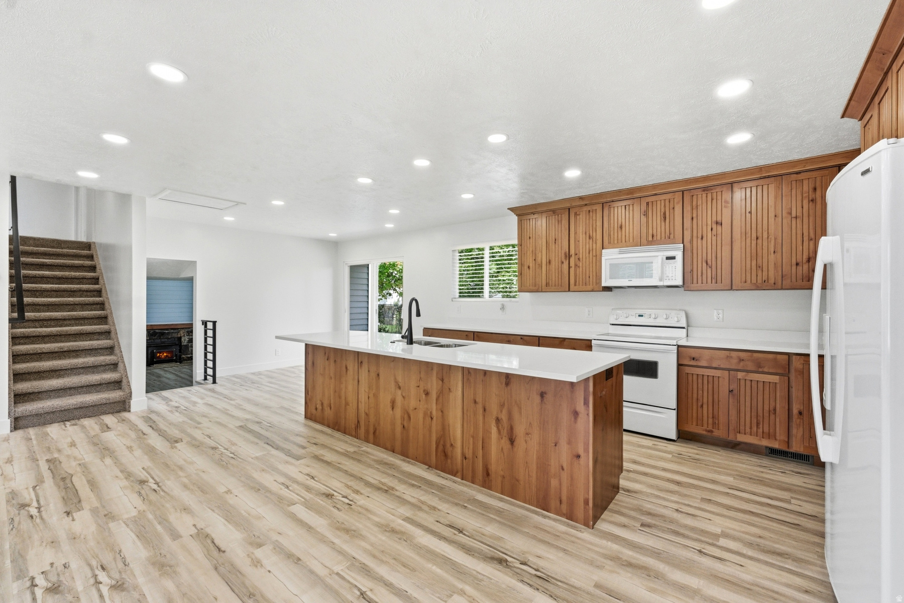 RIVER MEADOW - Residential