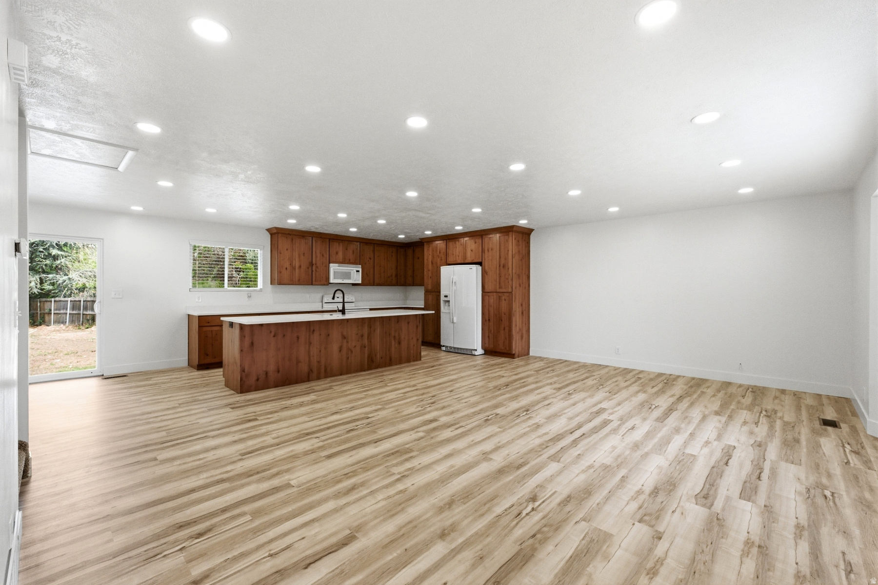 RIVER MEADOW - Residential