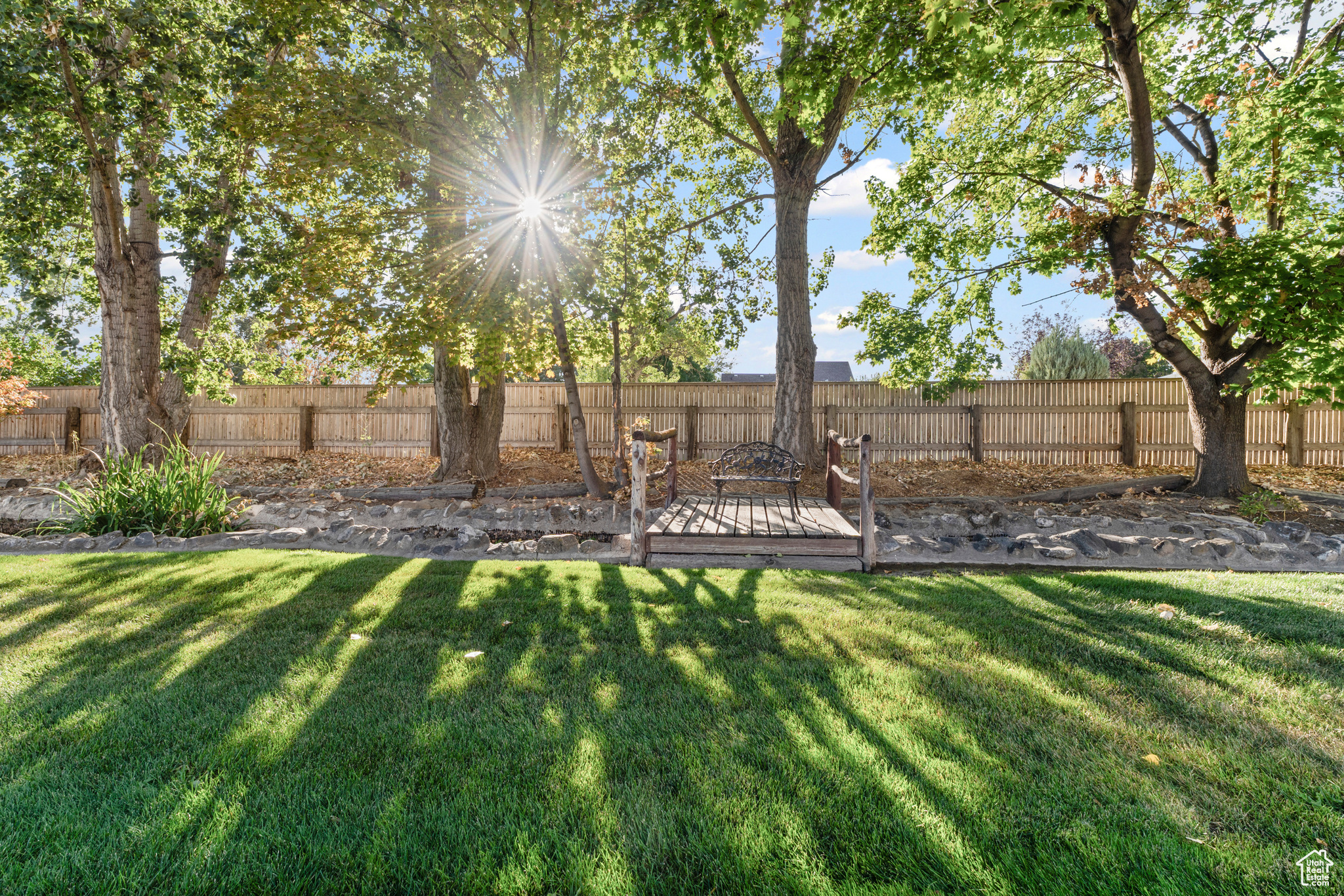 CASCADE MEADOWS - Residential