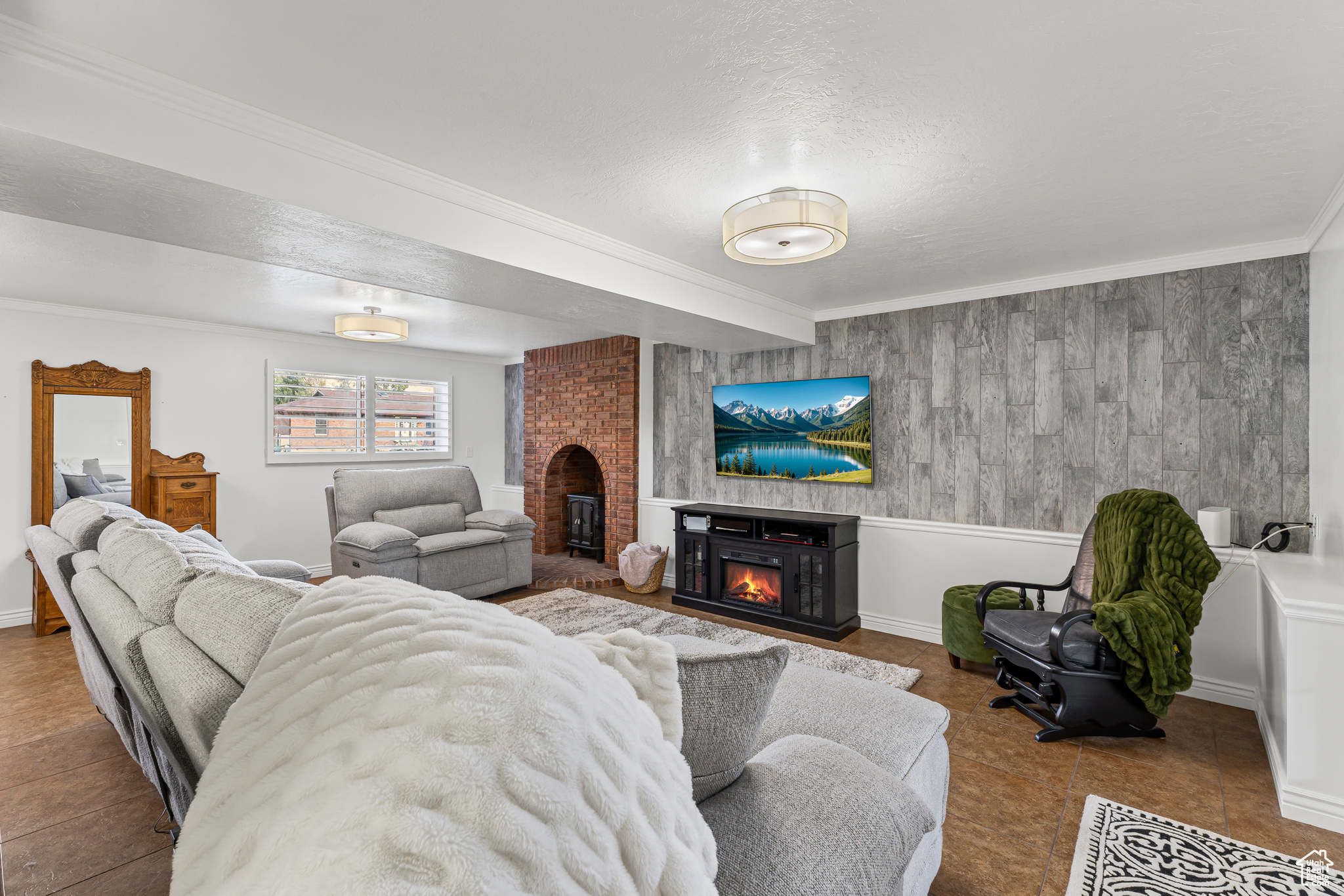 CASCADE MEADOWS - Residential