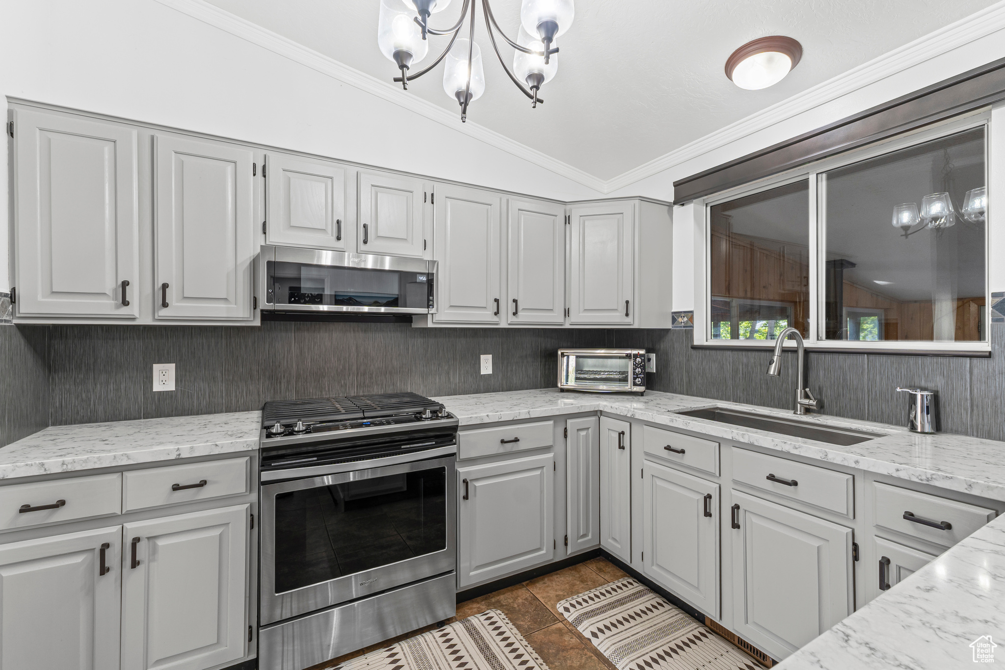 CASCADE MEADOWS - Residential