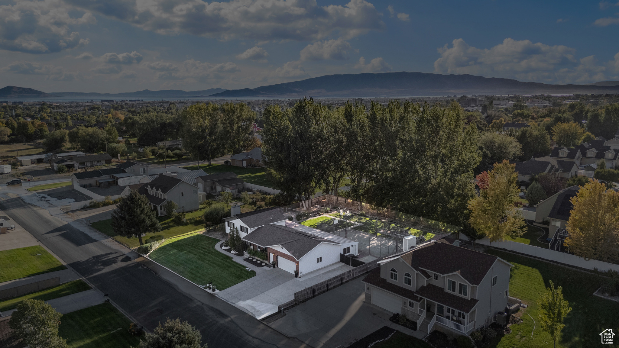 CASCADE MEADOWS - Residential