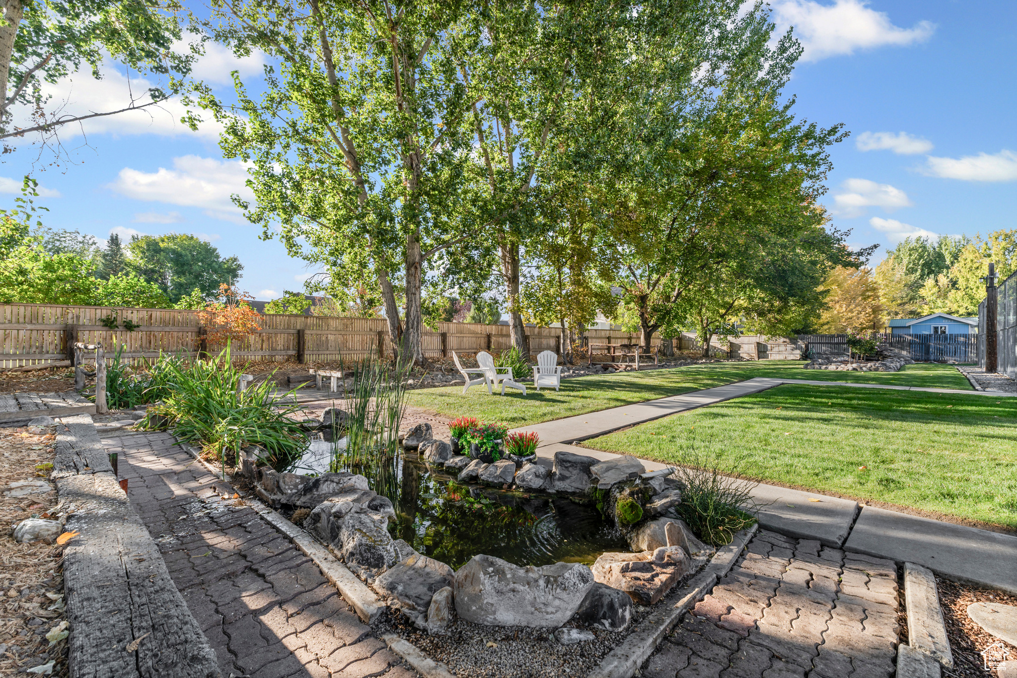 CASCADE MEADOWS - Residential