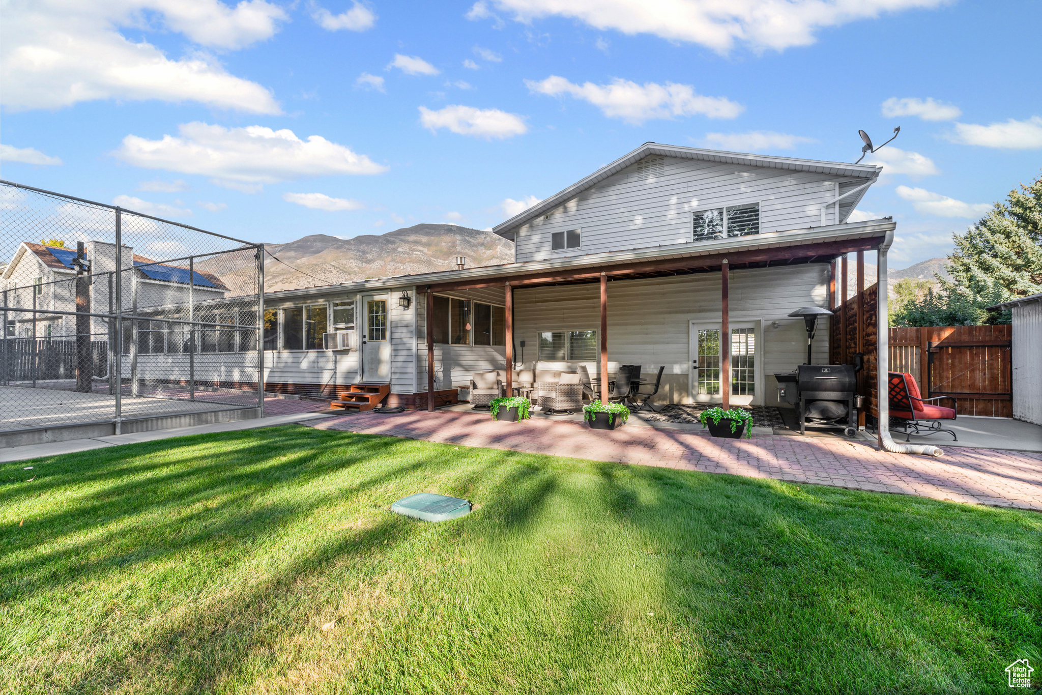 CASCADE MEADOWS - Residential