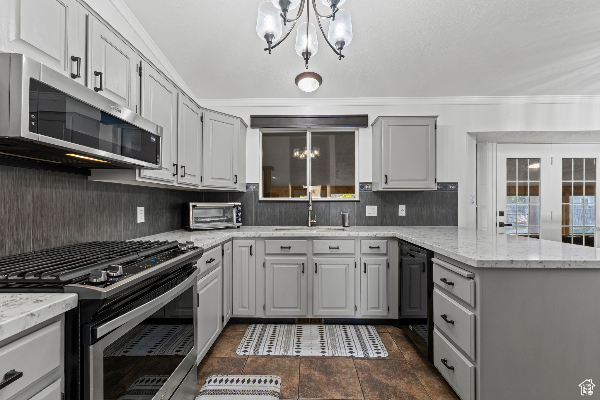 CASCADE MEADOWS - Residential