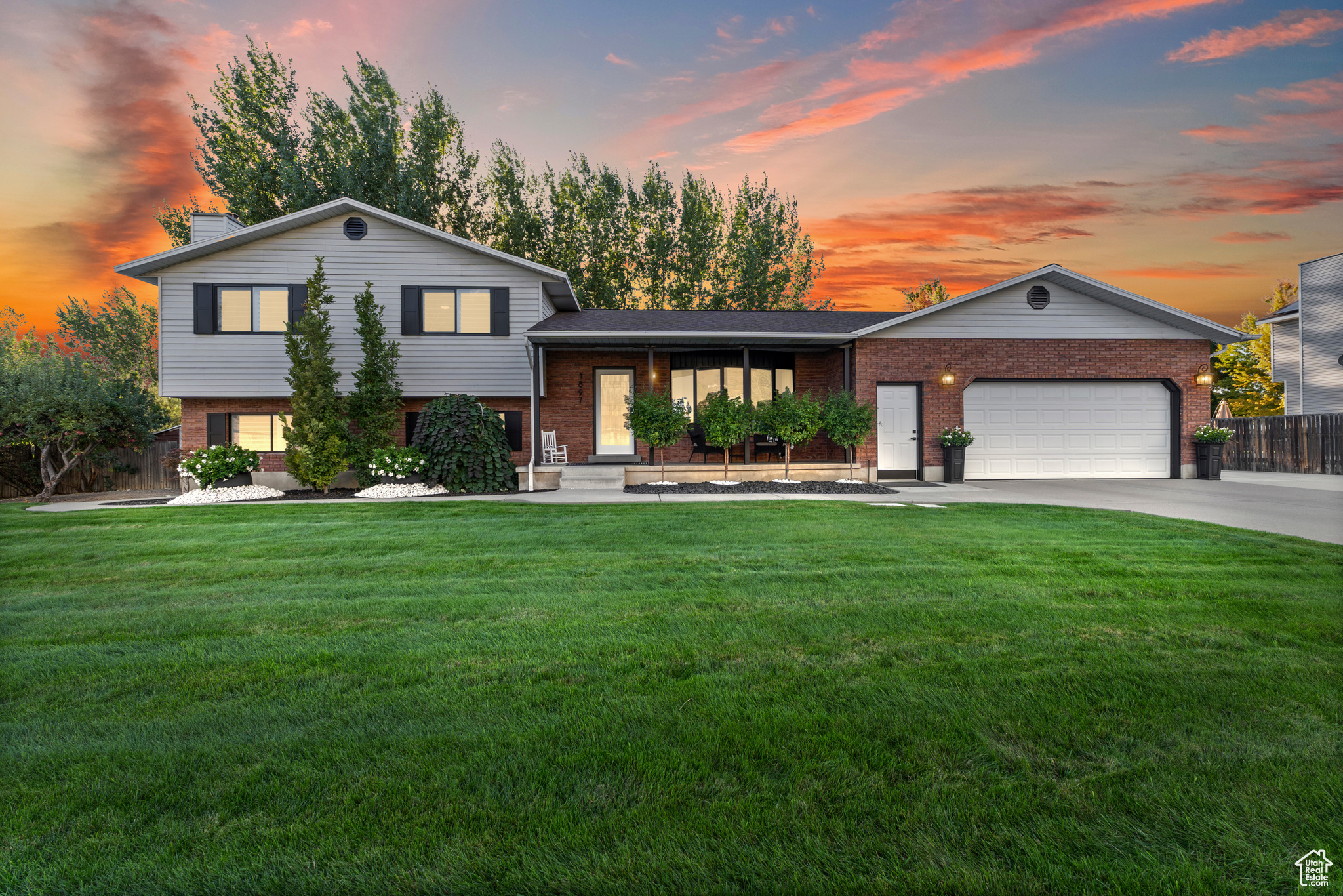 CASCADE MEADOWS - Residential