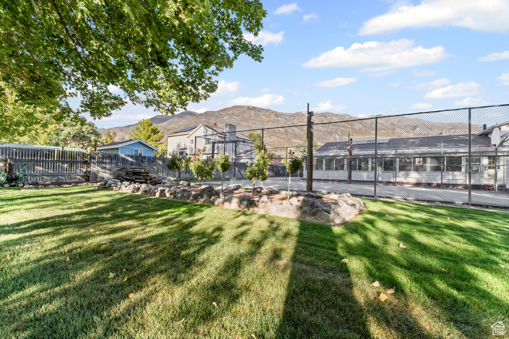 CASCADE MEADOWS - Residential