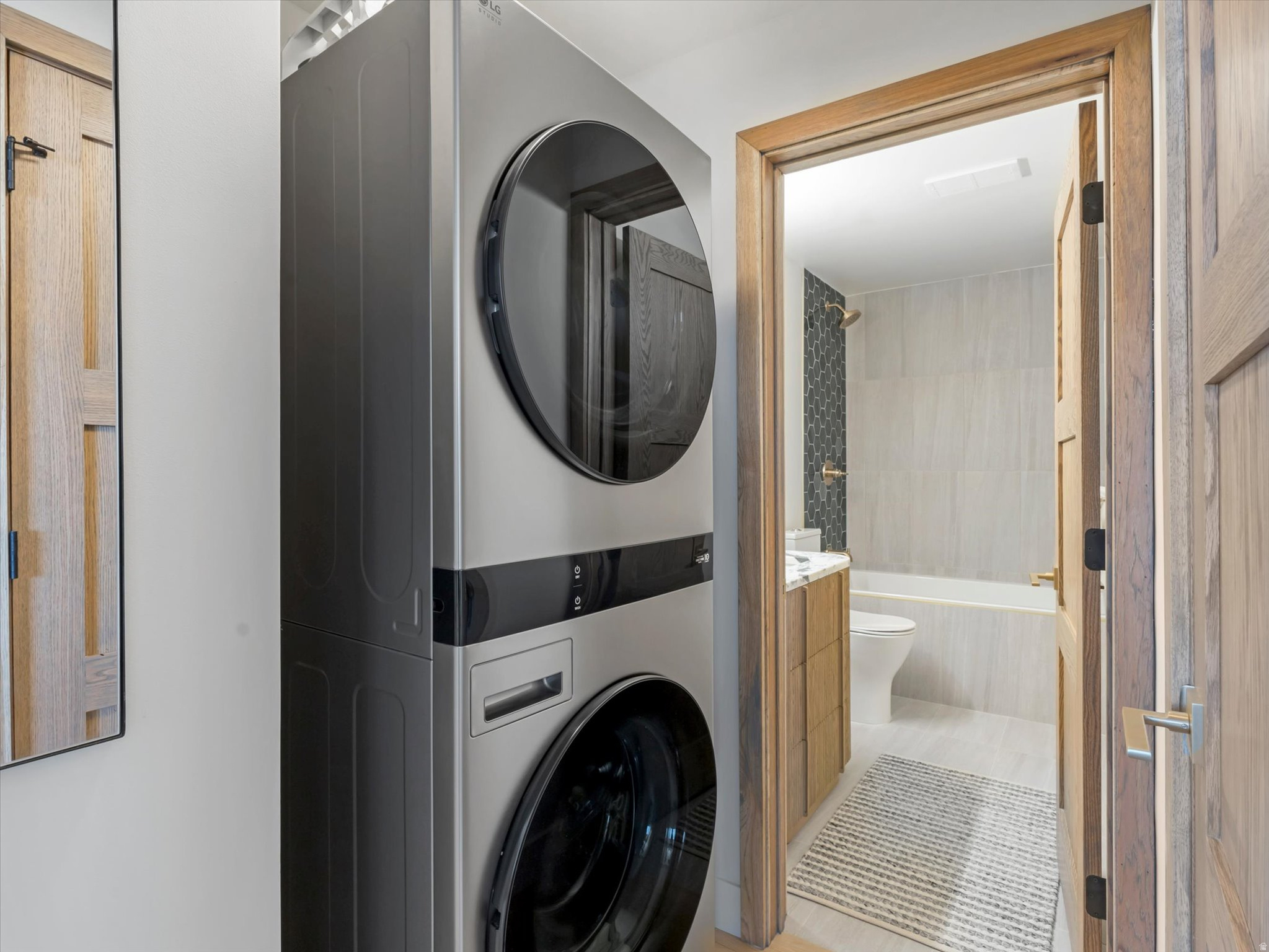 CANYON ROAD - Residential