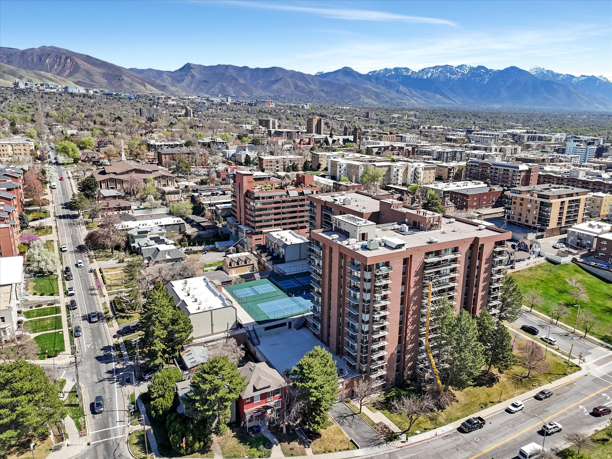 CANYON ROAD - Residential